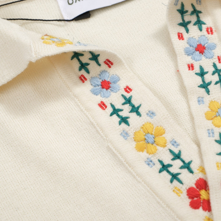 Pull en tricot brodé pour hommes des années 70 – Pull rétro crème avec détail de col floral
