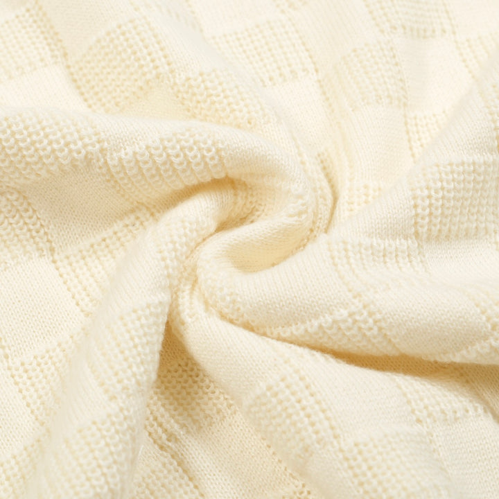 Polo col V homme blanc abricot texture rétro