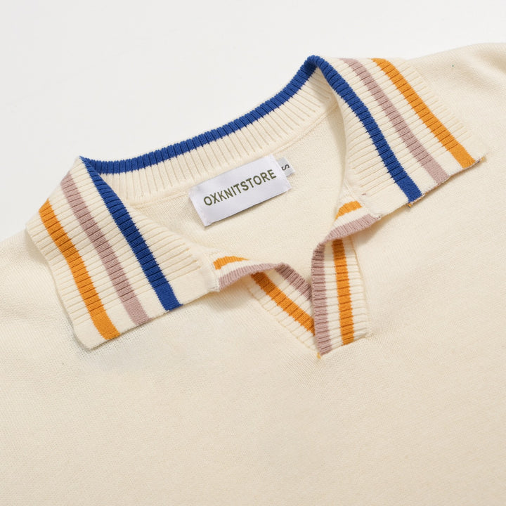 Polo masculino de malha Mod Cream dos anos 60 – acabamento com pontas multicoloridas