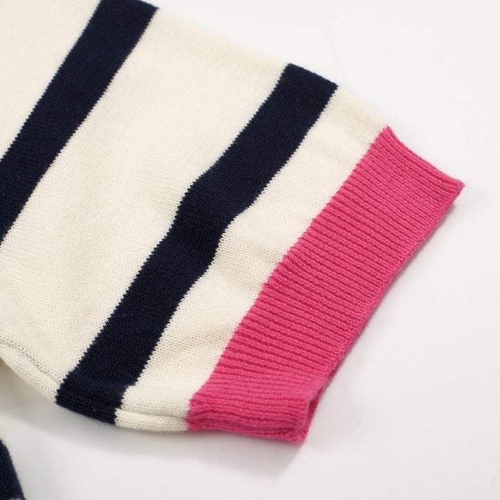 Camiseta feminina de malha com listras francesas – Bordado de coração rosa & Acabamento em bloco de cores