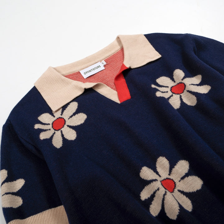 Men’s Retro 1970s Flower Knit Polo Shirt – Vintage Navy with Daisy Pattern