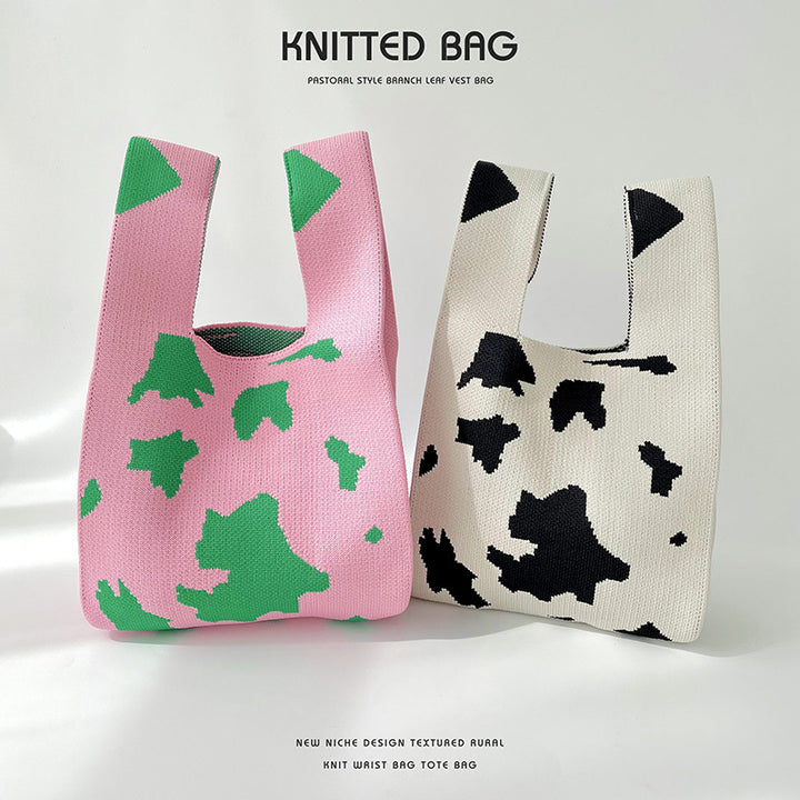 Spotted knitted shoulder tote bag