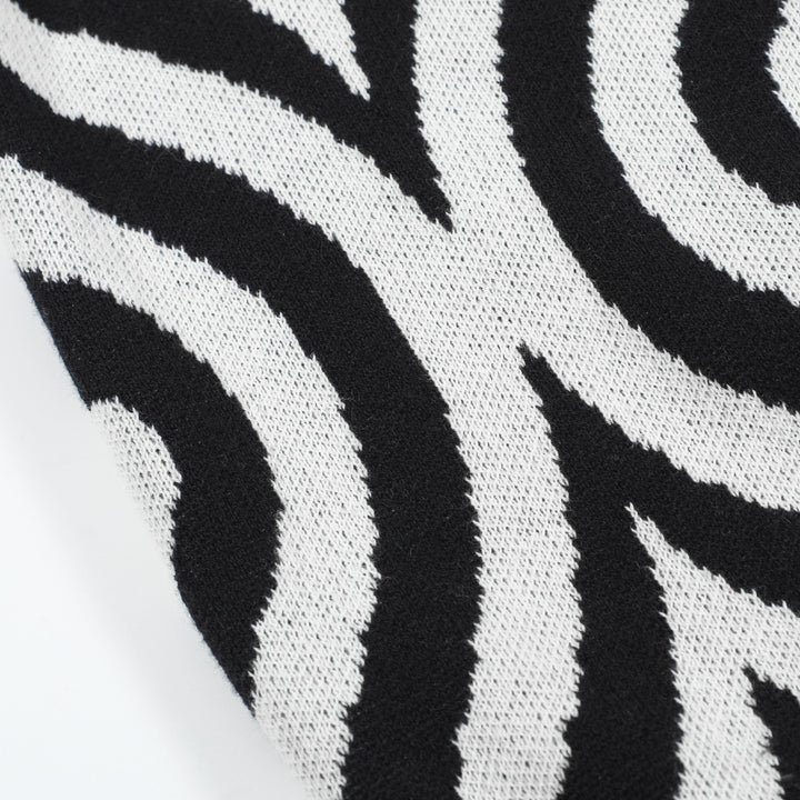 Men's Retro Knit Polo – Vintage Black & White Geometric with Green Trims