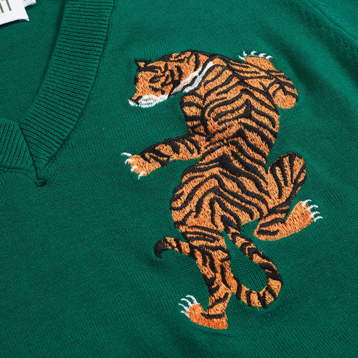 Women’s Vintage animal Knit Tee – Green V-Neck Top with Embroidered Detail