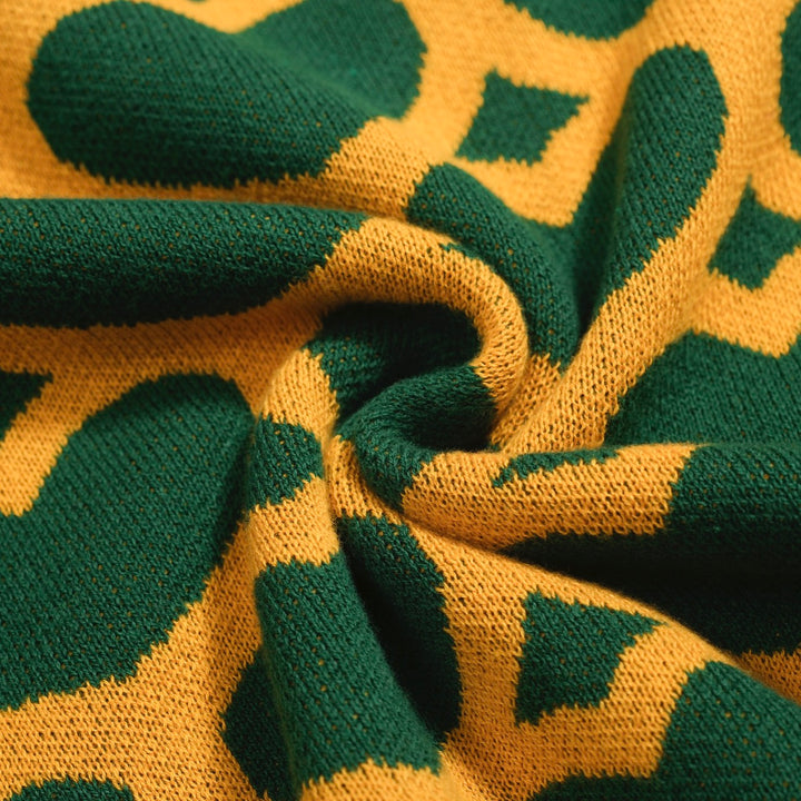 Women's green love match color V-neck knitwear
