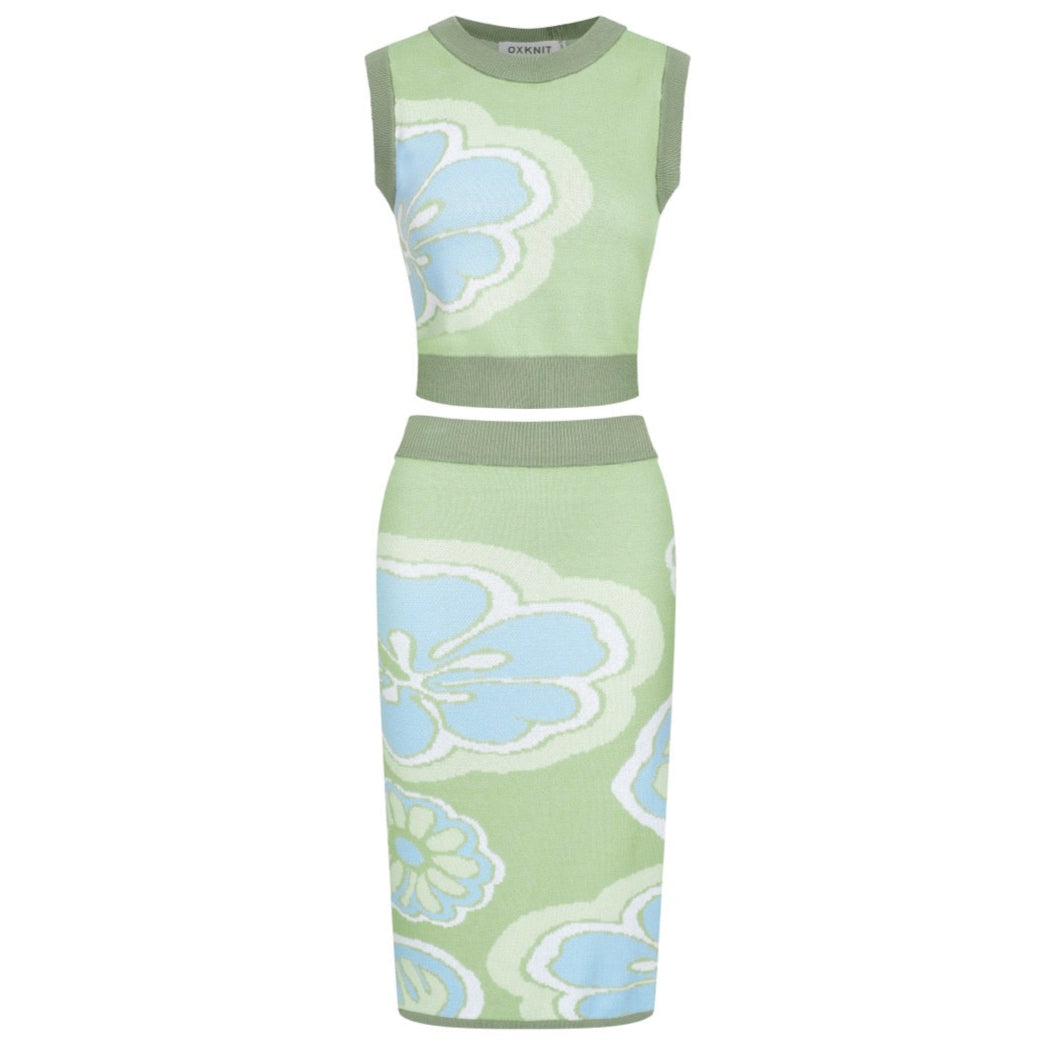 Kvinnors gröna blomstickade set med blått och vitt blommönster