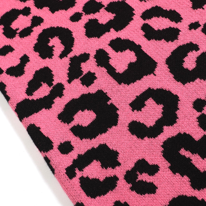 Grünes Damen-Strickset mit Leopardenmuster und rosa Leopardengrafik
