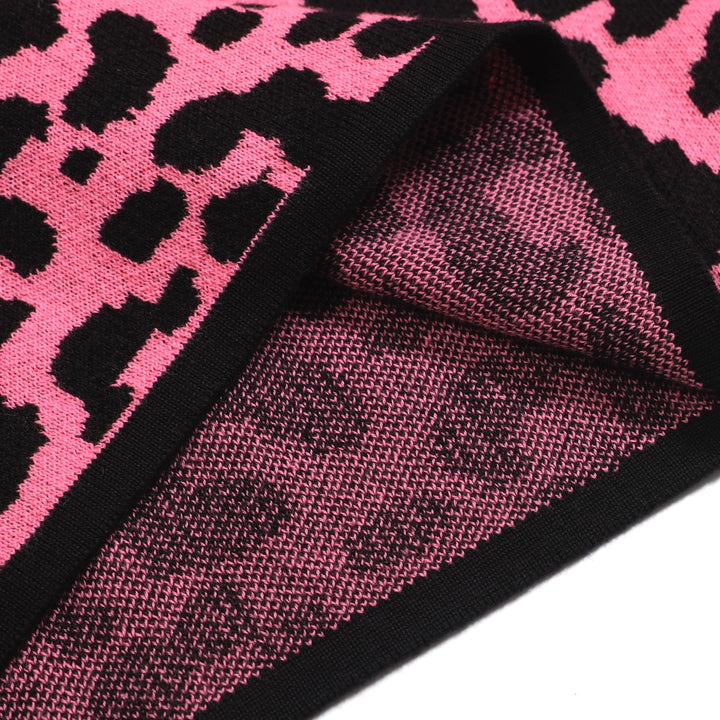 Grünes Damen-Strickset mit Leopardenmuster und rosa Leopardengrafik