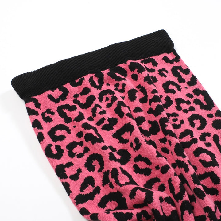 Grünes Damen-Strickset mit Leopardenmuster und rosa Leopardengrafik