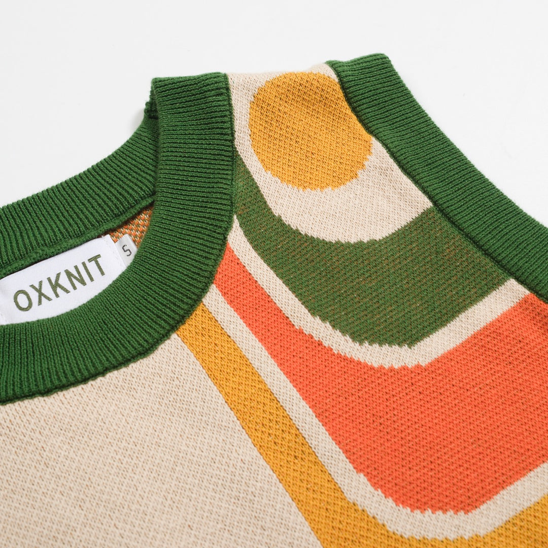 Women’s Retro-Inspired Knit Set with Bold Geometric Graphic