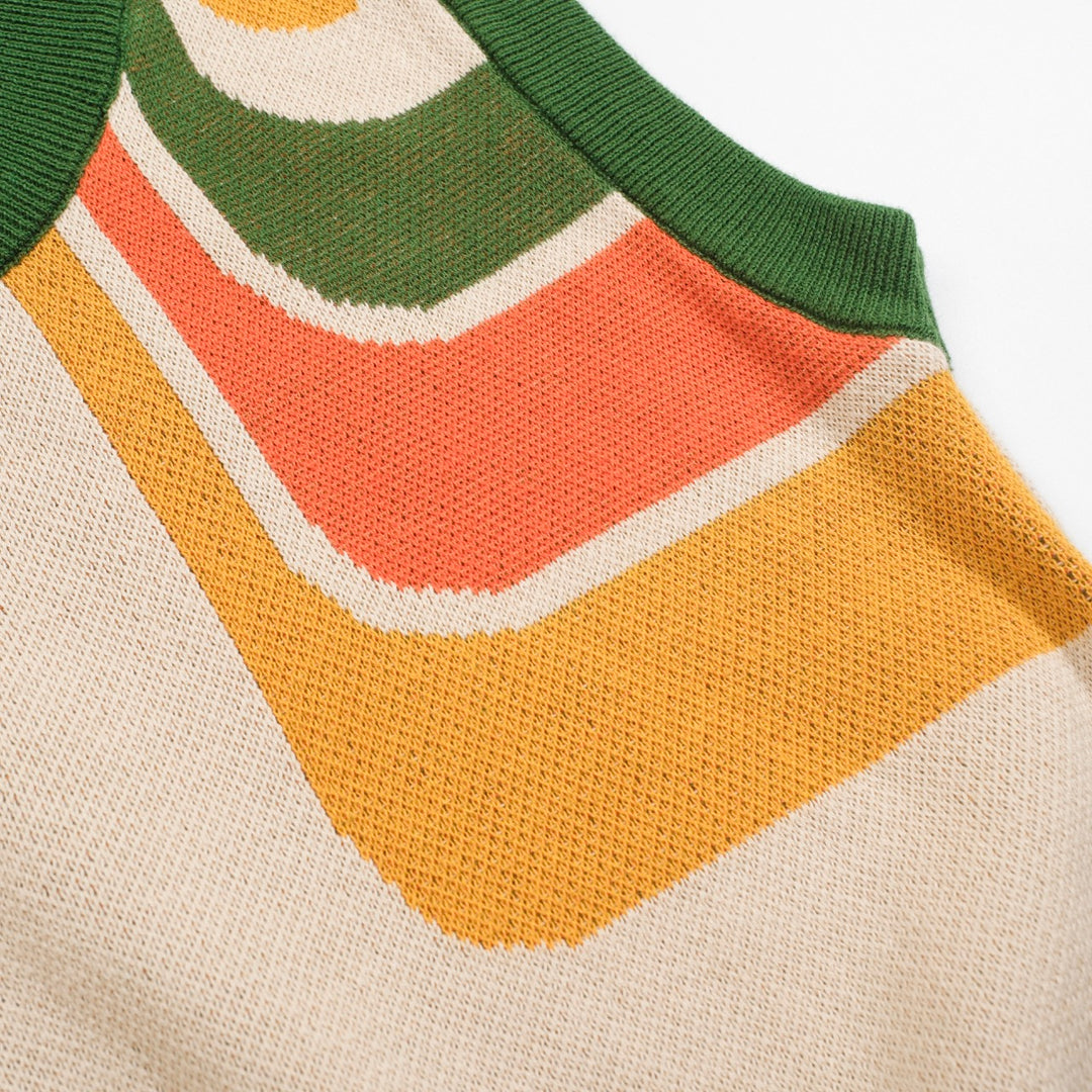 Women’s Retro-Inspired Knit Set with Bold Geometric Graphic