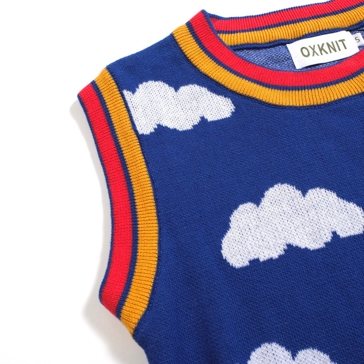 Conjunto de huellas de estampado de nubes retro de mujeres con rayas coloridas