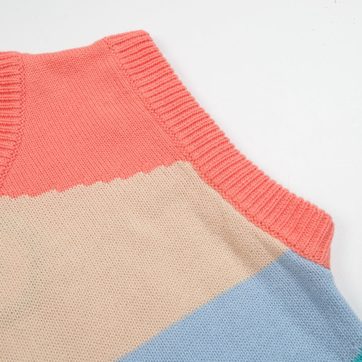 Kvinders retro-farveblokstrikkesæt med bløde pasteller i pink, blå og creme