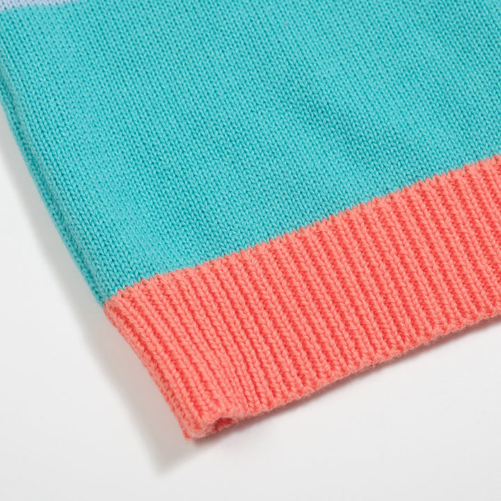 Kvinders retro-farveblokstrikkesæt med bløde pasteller i pink, blå og creme