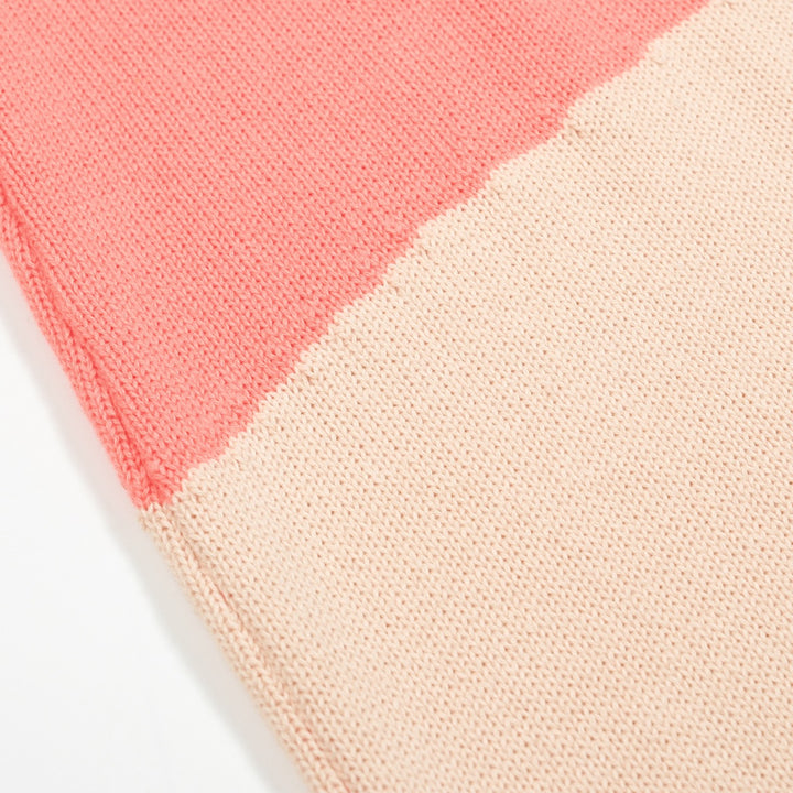 Kvinders retro-farveblokstrikkesæt med bløde pasteller i pink, blå og creme