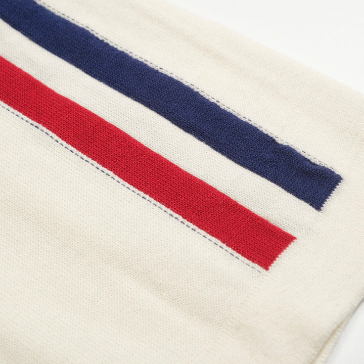 Terno masculino com shorts e cardigã listrado branco