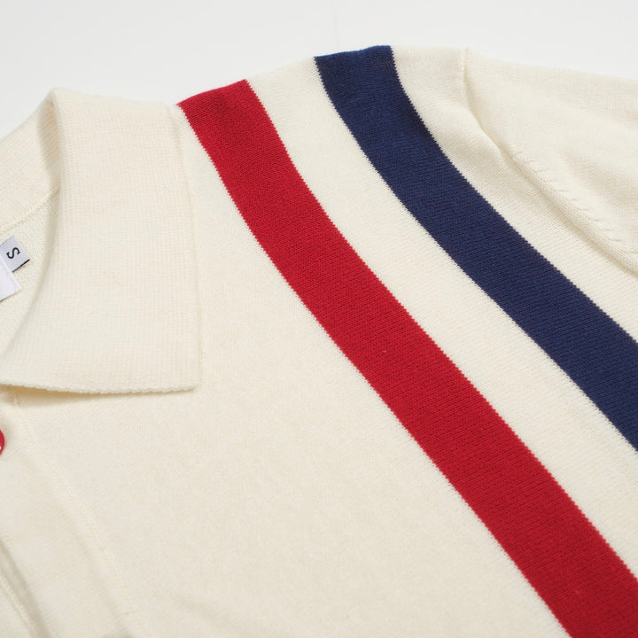 Terno masculino com shorts e cardigã listrado branco