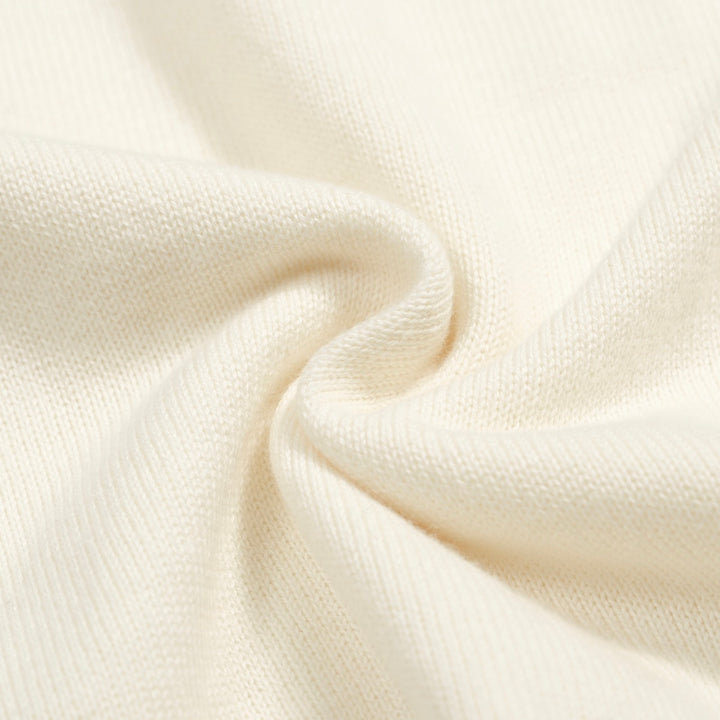 Terno masculino com shorts e cardigã listrado branco