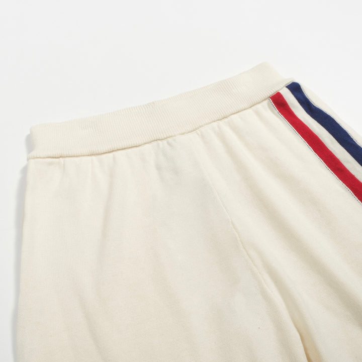 Terno masculino com shorts e cardigã listrado branco