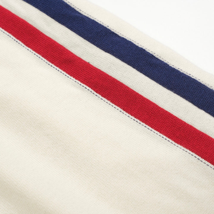 Terno masculino com shorts e cardigã listrado branco