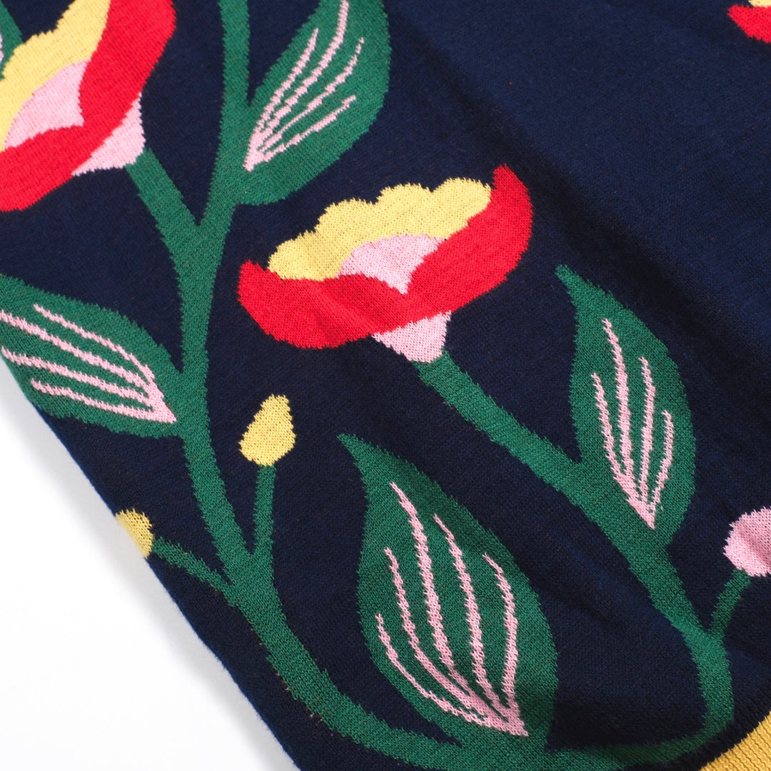 Navy jacquard strikket poloskjorte for menn - Designet av Jessica Molina