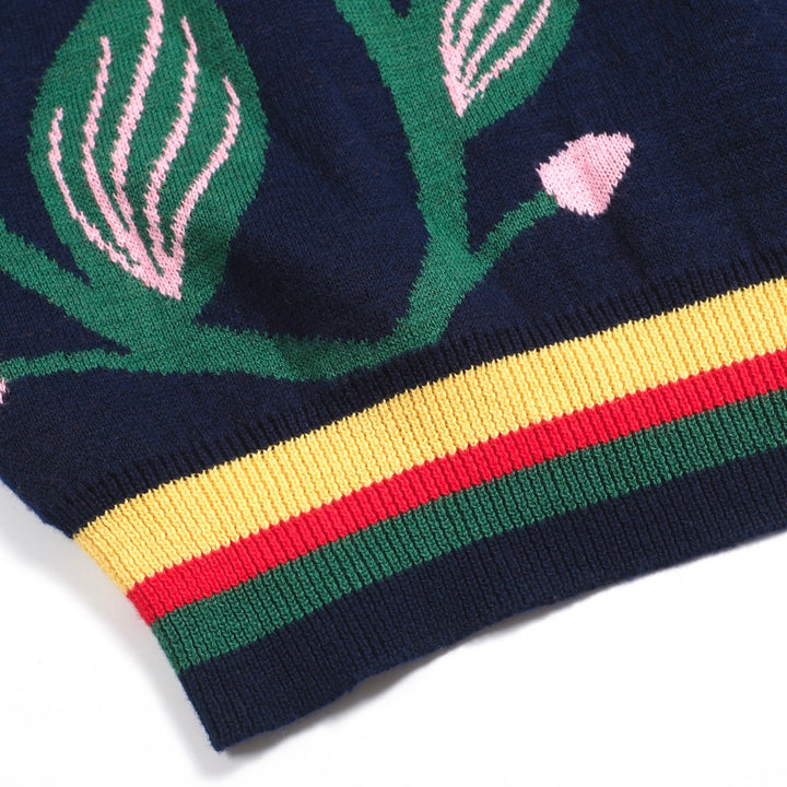 Marina para hombres Jacquard Polo de punto de punto en V de cuello en V -diseñado por Jessica Molina