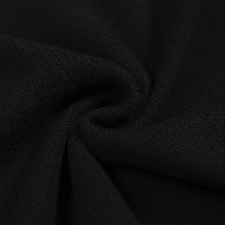 Polo masculino retrô listrado preto com decote em V