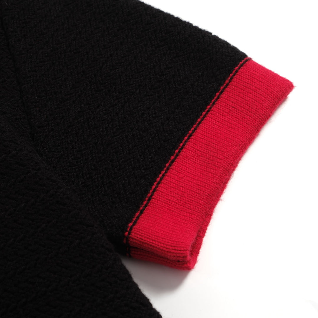 Polo en tricot rétro noir des années 70 pour hommes – Chemise à col en V contrastée rouge