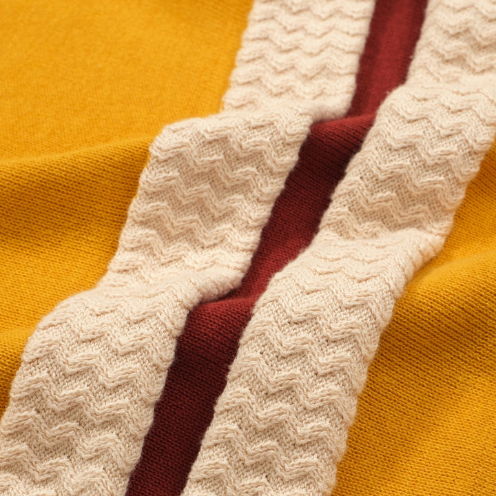 Polo masculino de malha dourada dos anos 70 – camisa retrô com listras