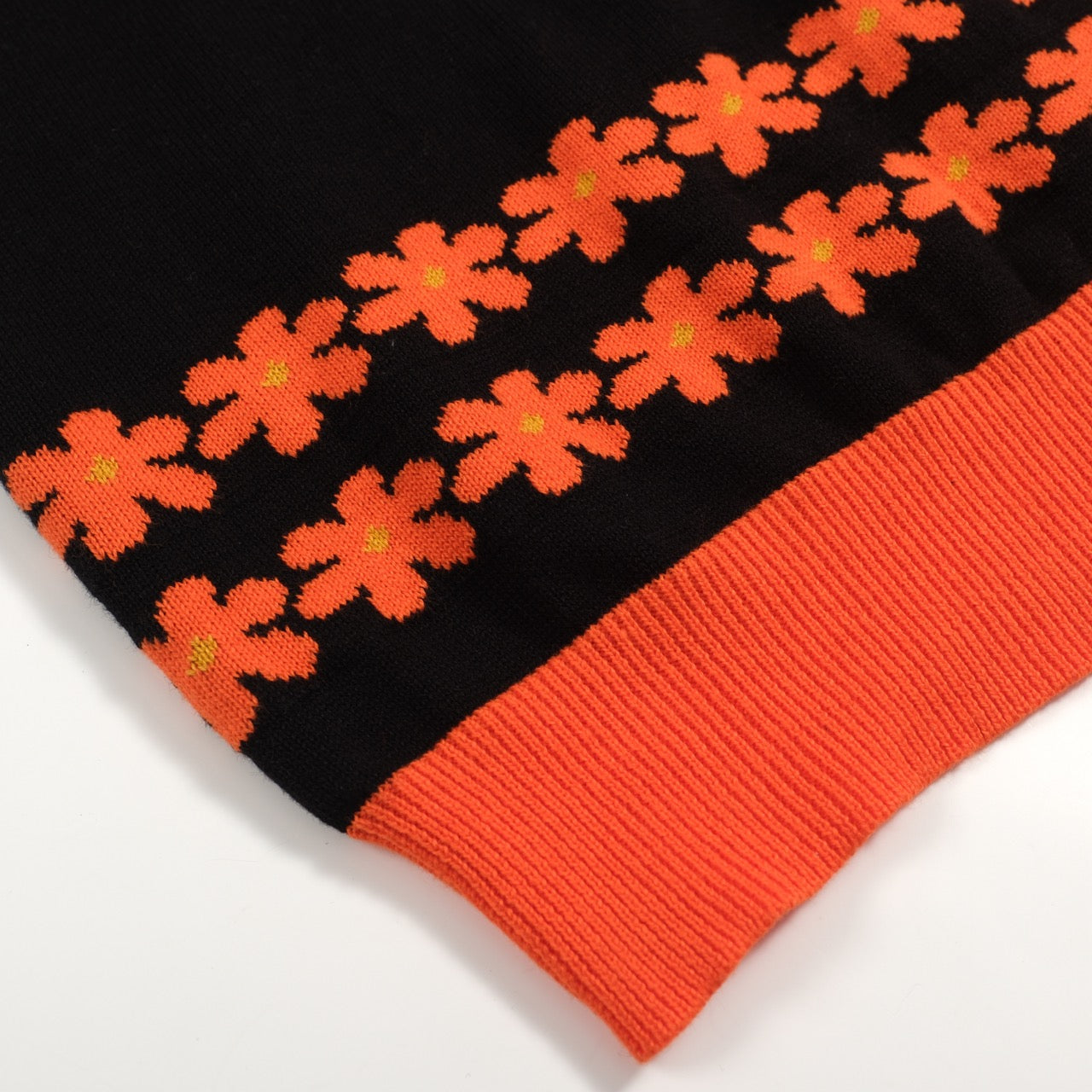 Women's lace-up Crewneck knit T-shirt with flower