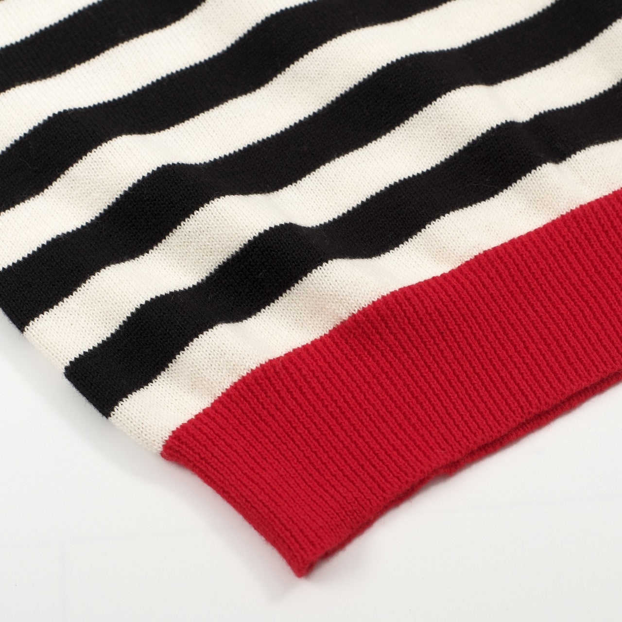 Women's Retro Striped Heart Knit Sweater – Black & White