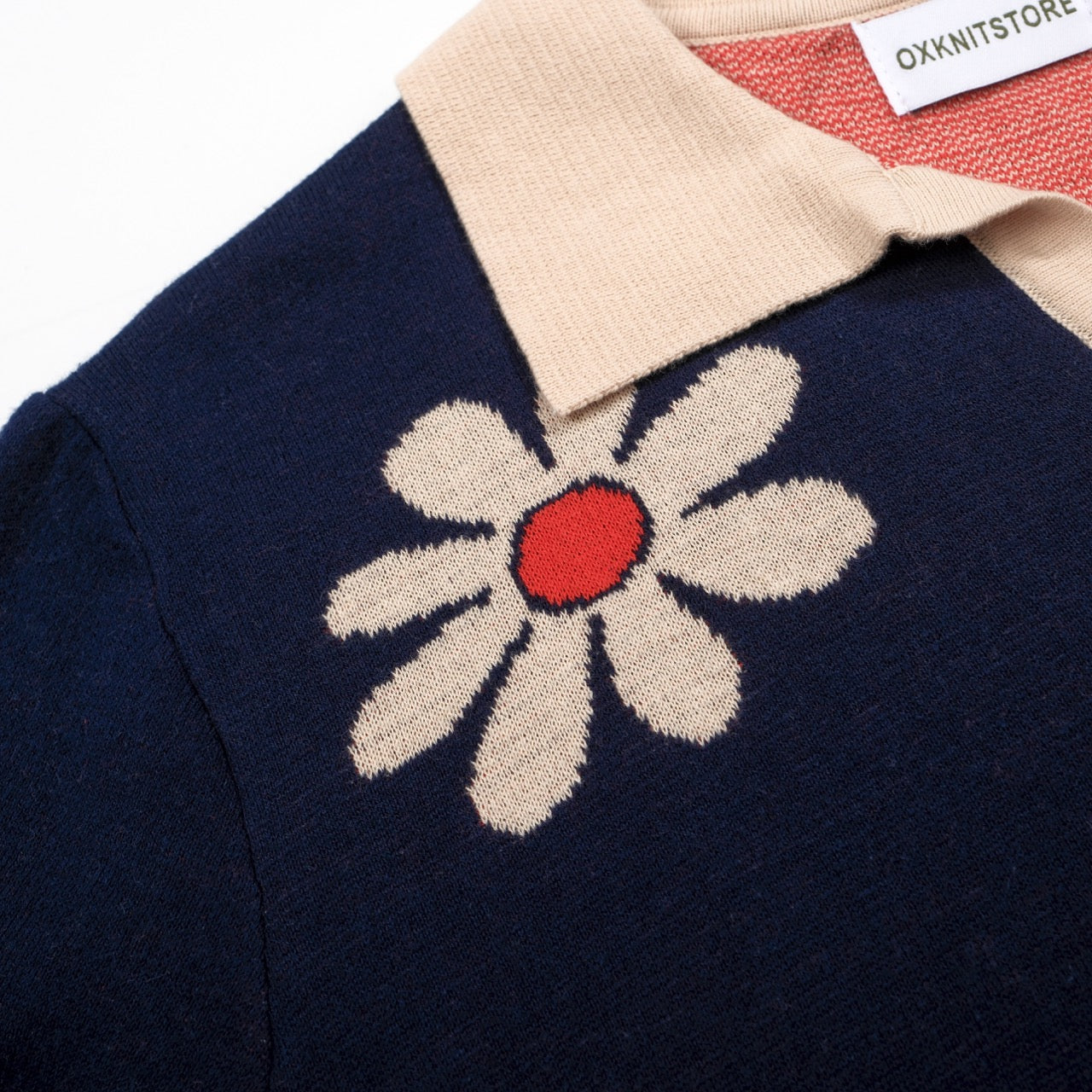 Men's Retro 1970s Flower Knit Polo Shirt | Vintage Navy with Daisy