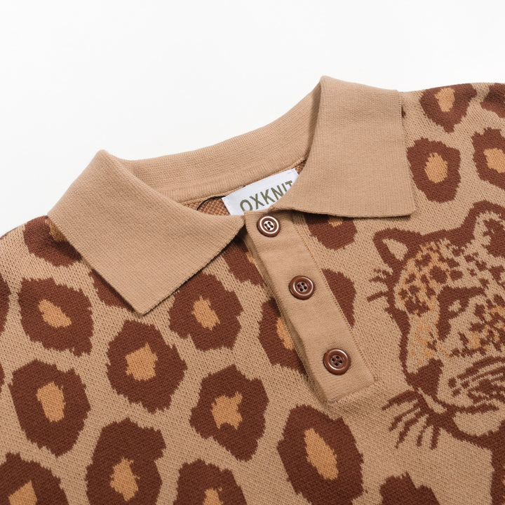 Polo de hombre de punto en jacquard con tigre y estampado de leopardo caqui