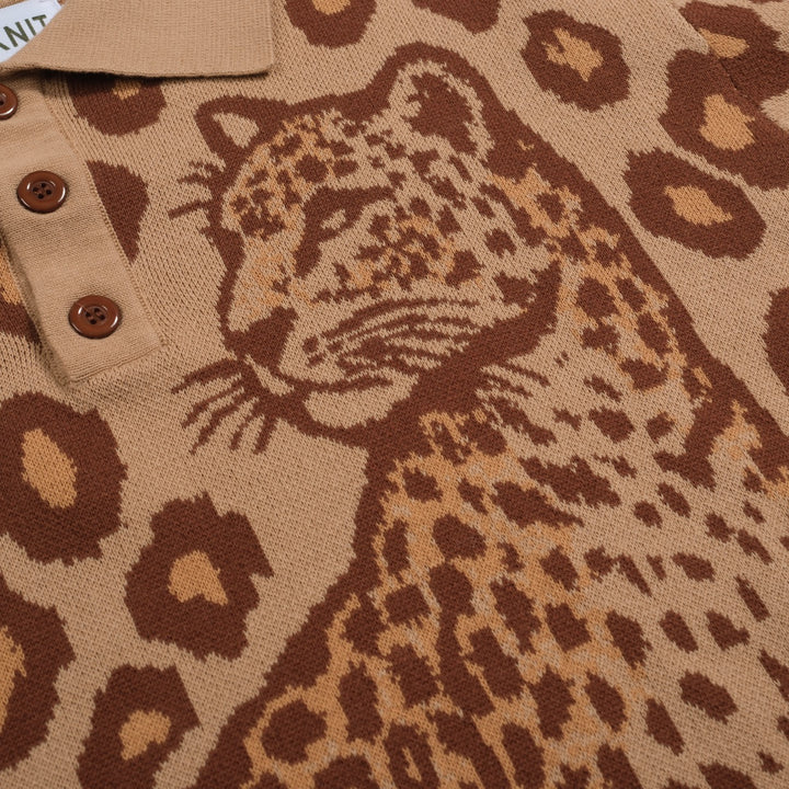 Polo de hombre de punto en jacquard con tigre y estampado de leopardo caqui