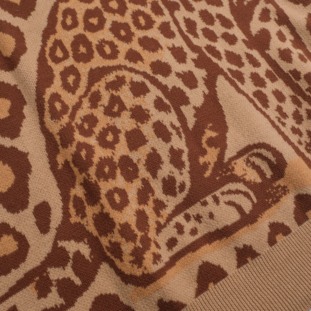 Polo de hombre de punto en jacquard con tigre y estampado de leopardo caqui