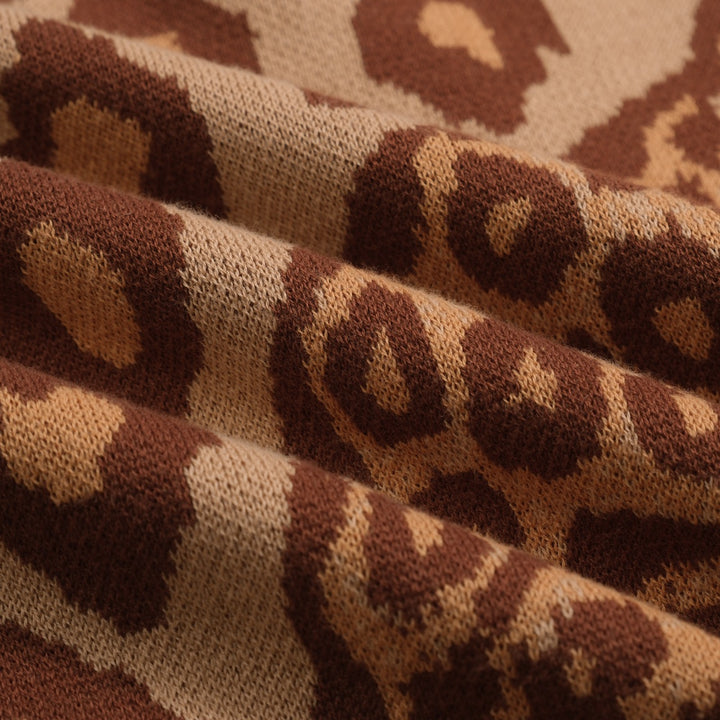 Polo de hombre de punto en jacquard con tigre y estampado de leopardo caqui