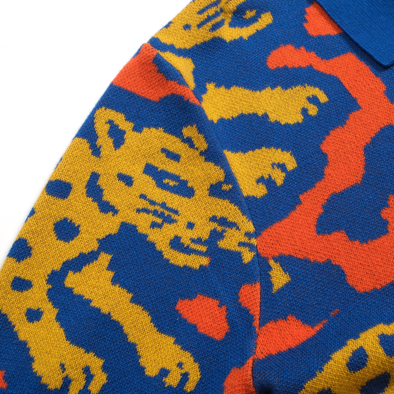LEOPARD JACQUARD KNIT POLO SHIRT【BLUE】 Men's blue leopard jacquard V-neck knitted polo shirt – OXKnit