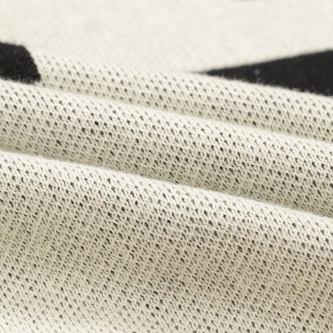 Beige typsnitt för män89" jacquard V-ringad pikétröja