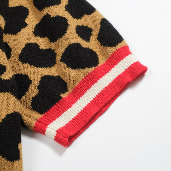 Camiseta de tejido de cuello en V de estampado de leopardo marrón femenino