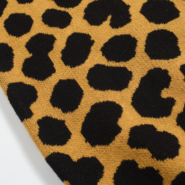 Camiseta de tejido de cuello en V de estampado de leopardo marrón femenino