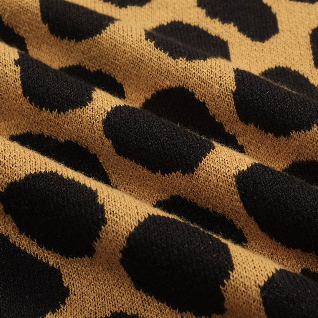 Camiseta de tejido de cuello en V de estampado de leopardo marrón femenino
