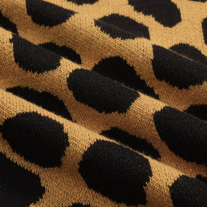 Camiseta de tejido de cuello en V de estampado de leopardo marrón femenino