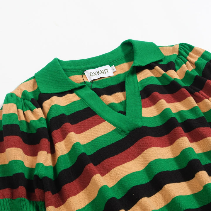 Polo feminino listrado verde manga bufante em malha com decote em V