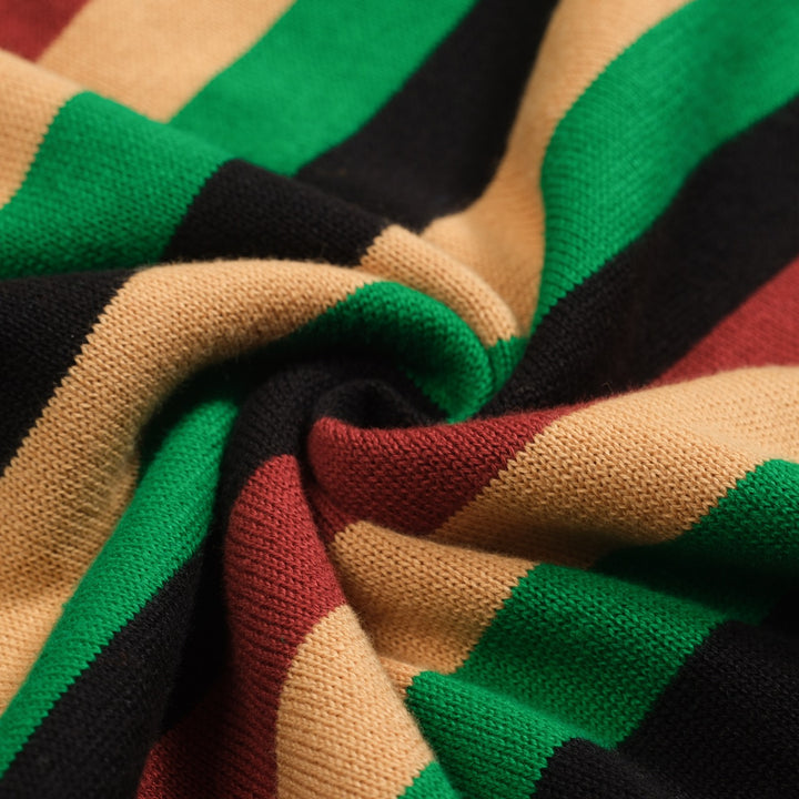 Polo feminino listrado verde manga bufante em malha com decote em V