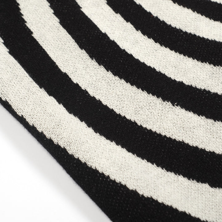 Malhas pretas com riscas rotativas para mulher