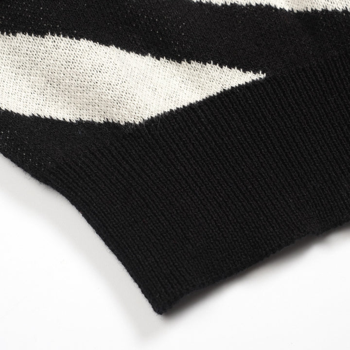 Malhas pretas com riscas rotativas para mulher