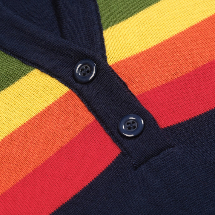 Mörkblå, regnbågsrandig stickad V-ringad dam