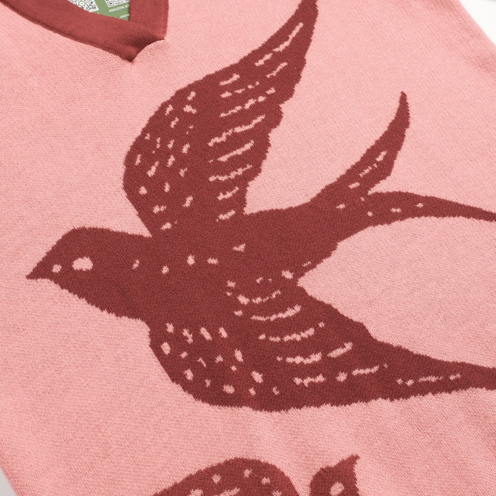 Kvinnors rosa svala jacquard stickat med V-ringad