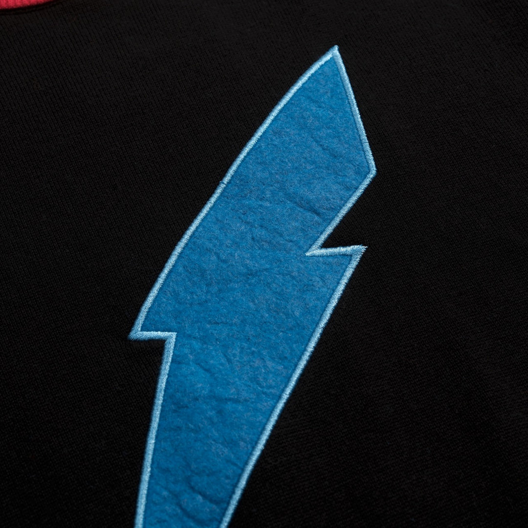 Svart klassisk lyn-brodert T-skjorte for menn