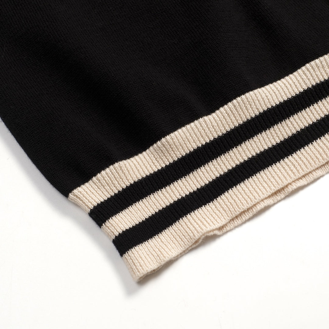 Ανδρική πλεκτή ζακέτα με μαύρη ρετρό ριγέ τέχνης